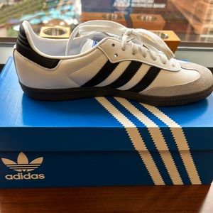 NWT - never worn. Samba Size 7.5 M